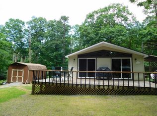 526 Big Oak Rd, Canadensis, PA 18325