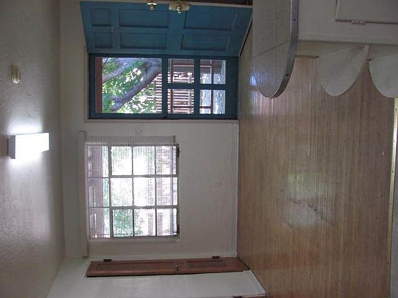 4th image of 1816 Lead Ave SE APT 2