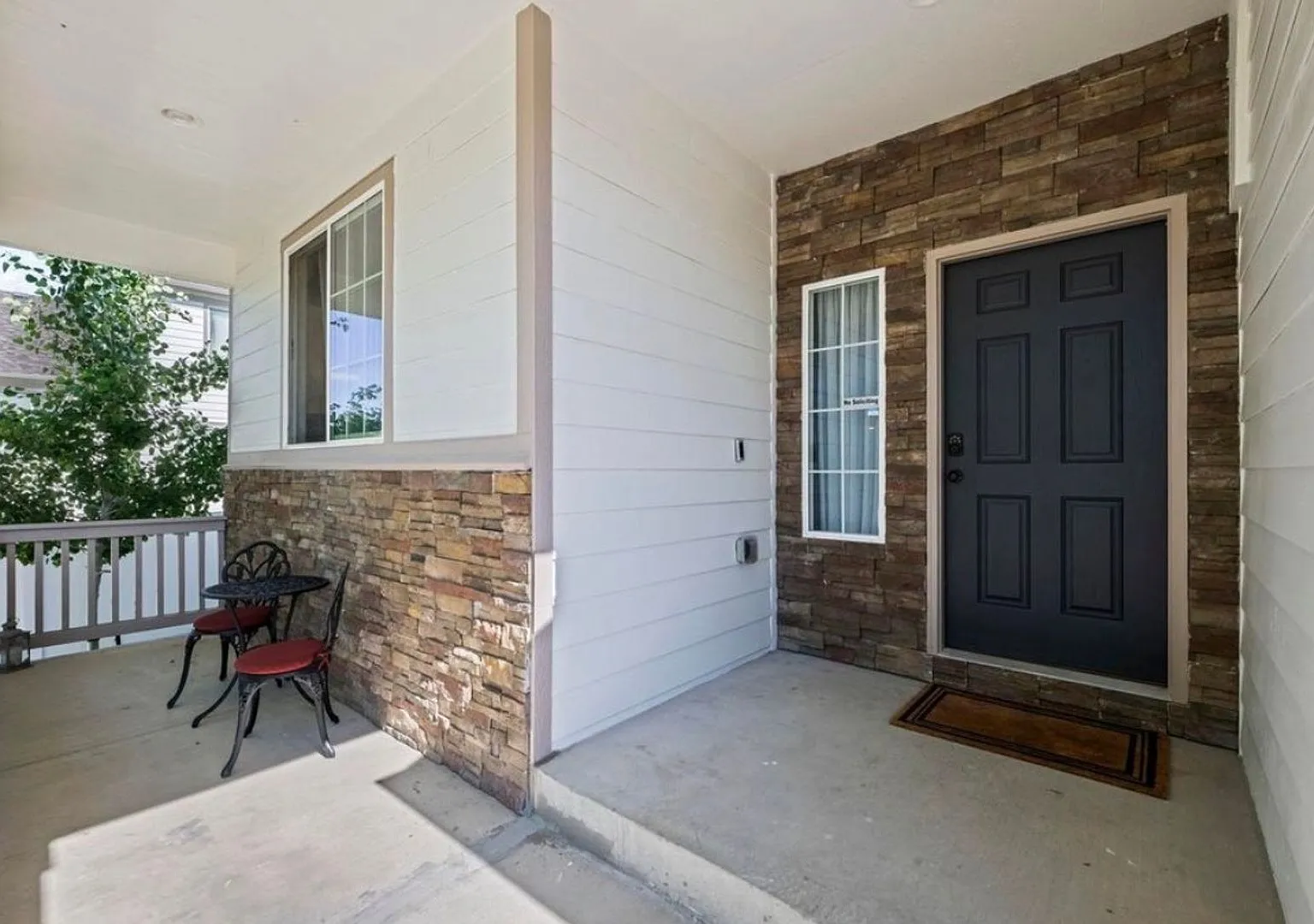 Beautiful, light-filled home for rent in sought-after Heron Pointe in Berthoud, CO — Photo 2