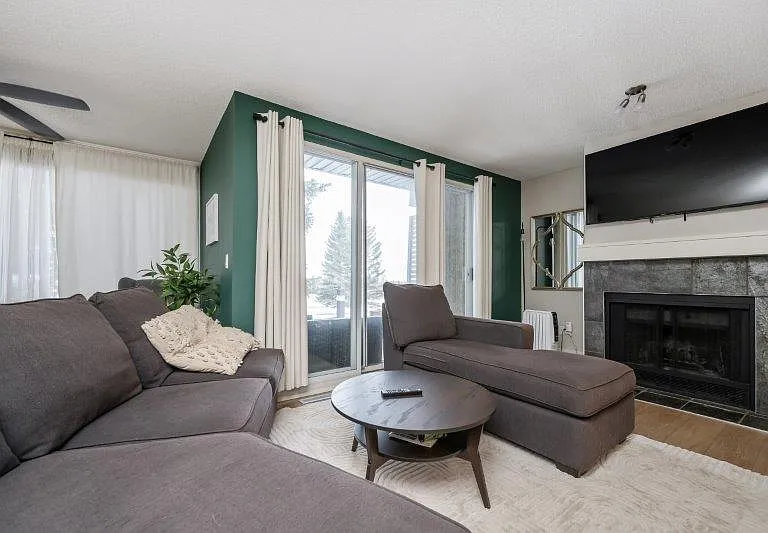 220 Village Ter SW #2 — Photo 4