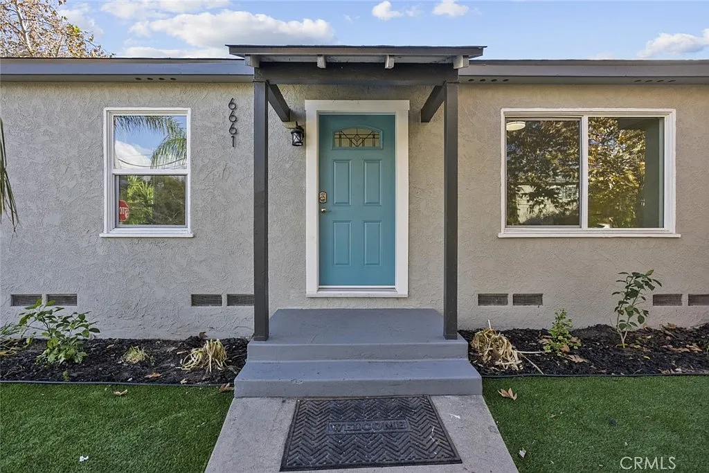 2 bed, 700 sqft, $2,850 — Photo 1