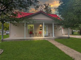 416 W Russell St, Sullivan, IL 61951