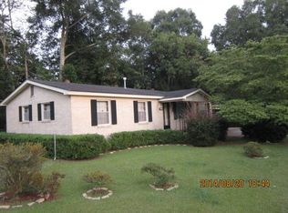 943 Faith Ave, Graceville, FL 32440