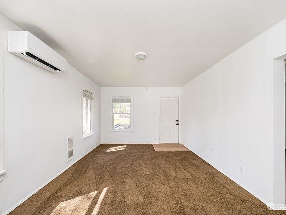 4th image of 202 N Market Street