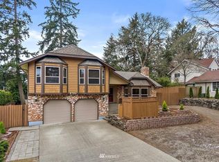 8724 Lake Steilacoom Point Rd SW, Lakewood, WA 98498