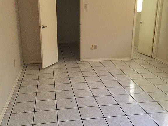5th image of 9544 Glengreen Dr