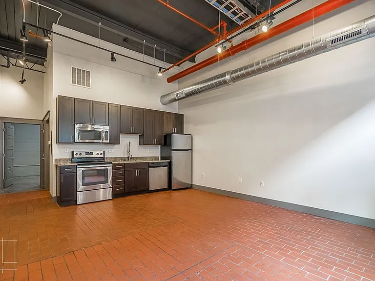 Wonder Bread Lofts — Photo 20