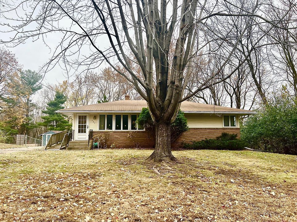 1st image of 547 Shryer Ave W