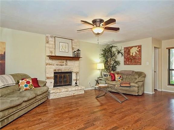4th image of 204 Kimberly Dr