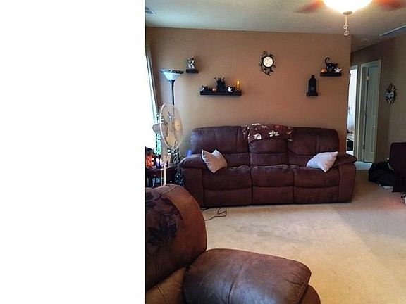 2nd image of 3649 Derbyshire Dr