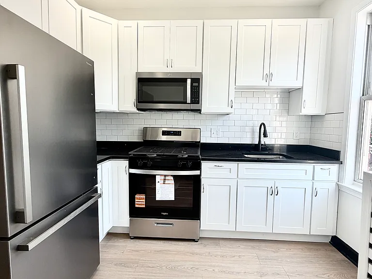 2525 W Lafayette Ave — Photo 7