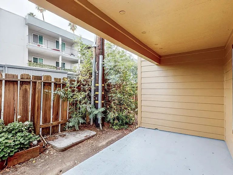 2305 McBride Ln — Photo 27