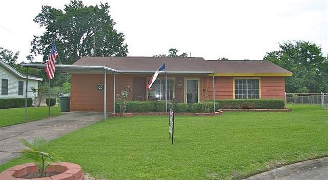 1st image of 3720 Broadmoor Dr