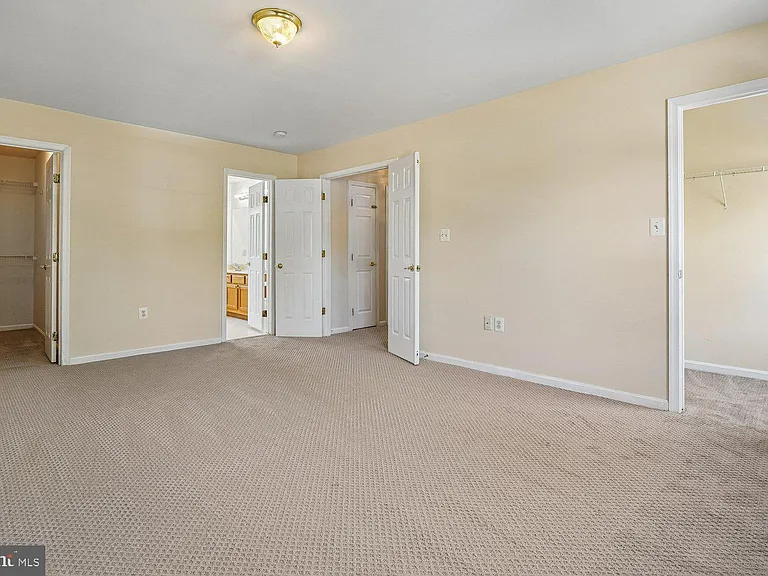 14677 Cloverdale Rd — Photo 51