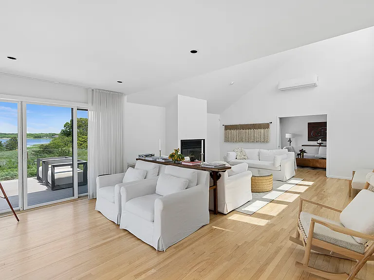 84 Inlet Rd E — Photo 10
