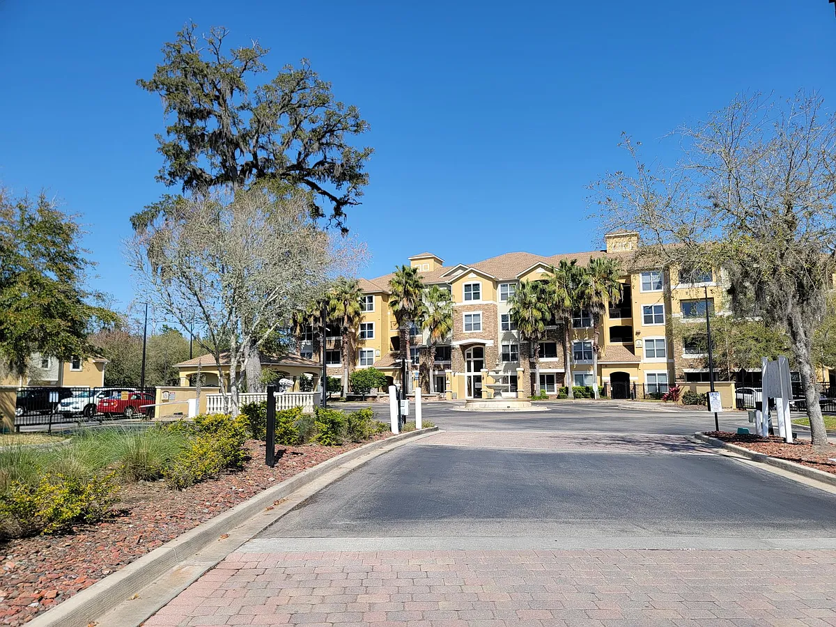 Building Photo - 8539 Gate Pkwy W #9301