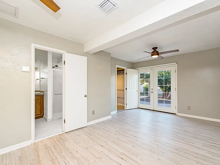 2827 E La Cienega Pl — Photo 17