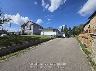 2 Inder Heights Dr, Brampton, ON L6Z3M4