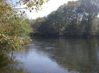 240 Rivers Edge Ln, Benton, TN 37307