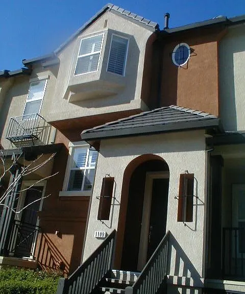 1109 Yates Way — Photo 1