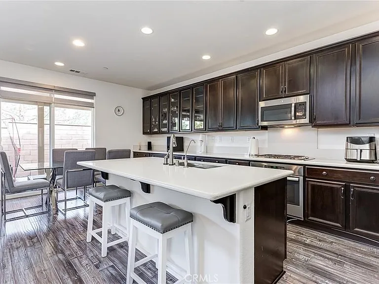 3285 Ledgewood Cir — Photo 11