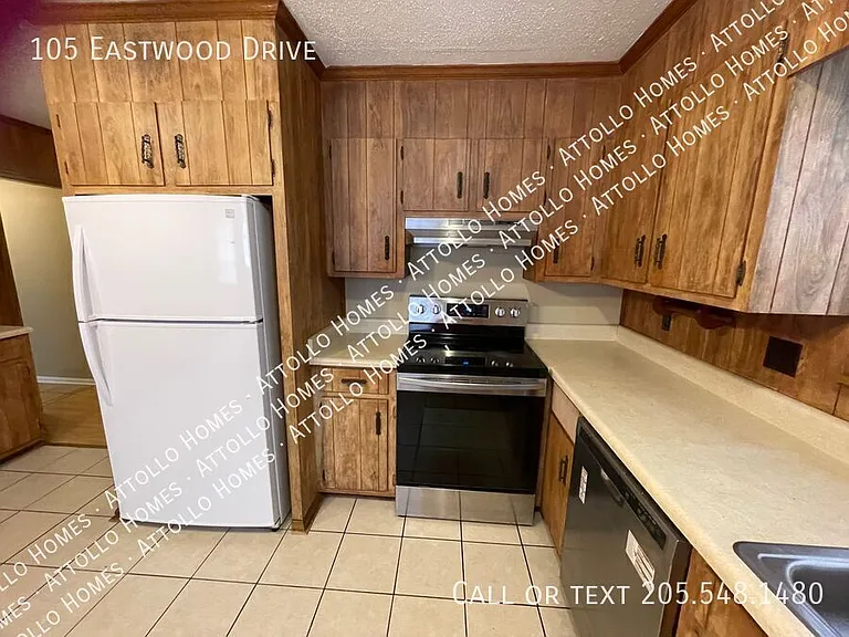 105 Eastwood — Photo 8