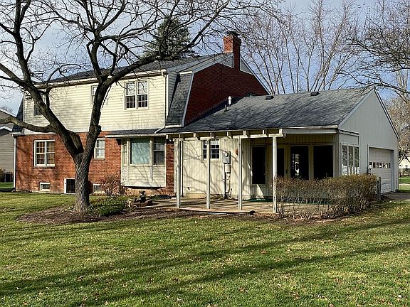 5th image of 320 Briarcliff Dr