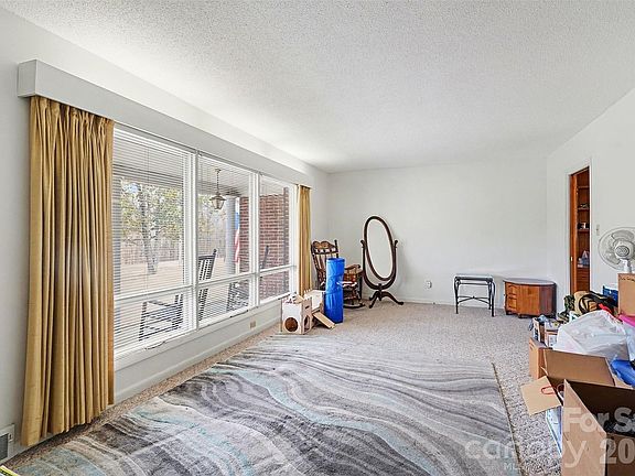 5th image of 2401 Penninger Rd