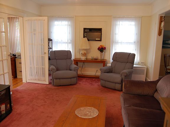 2nd image of 48 Hinsdale Ave