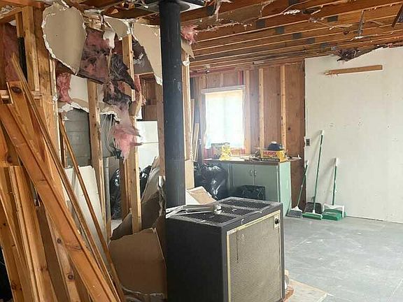 3rd image of 5375 Lakeshore Dr