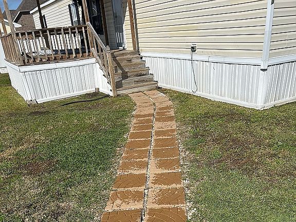 3rd image of 123 Mariah Ln