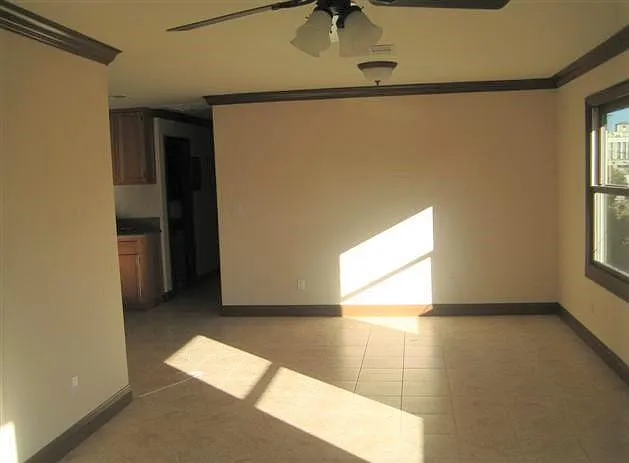 3 bed, 1356 sqft, $3,700 — Photo 4