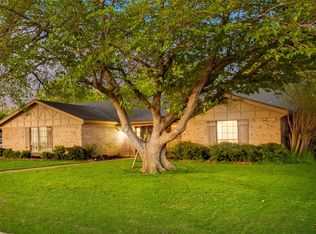 915 Stonelake Dr, Cleburne, TX 76033