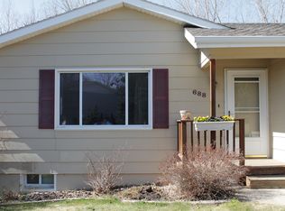 688 Spruce Street, Dickinson, ND 58601