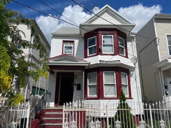 1083 William St, Elizabeth City, NJ 07201