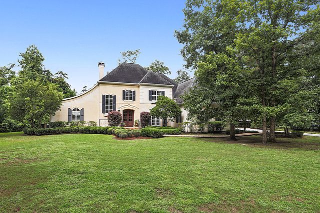 1st image of 1 Country Club Ln