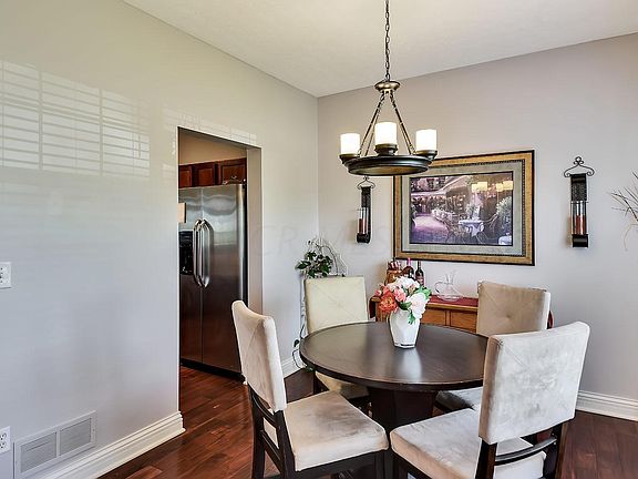 4th image of 211 Pebble Creek Dr