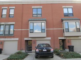 1517 W Harrison St, Chicago, IL 60607