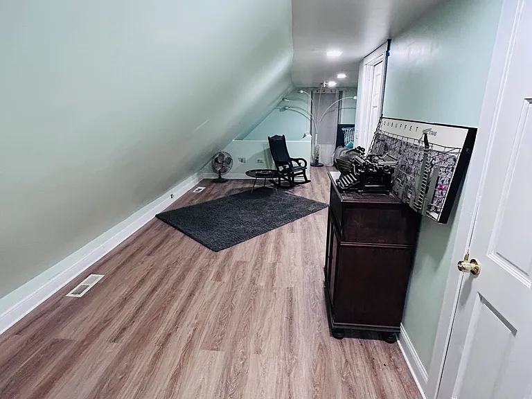 Hallway on level 3 from a different angle