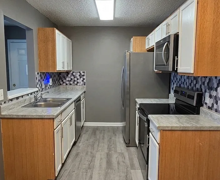 525 Third Loop Rd #B — Photo 2