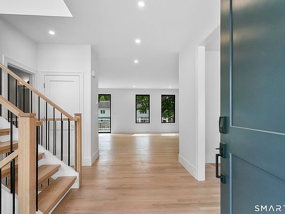 2nd image of 85 Oronoque Hills Road