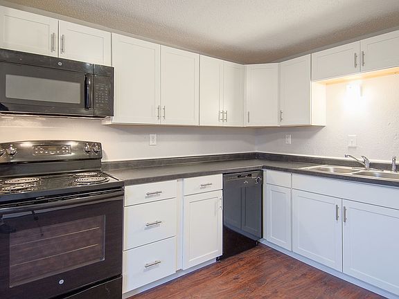 5th image of 2627 W 10th St