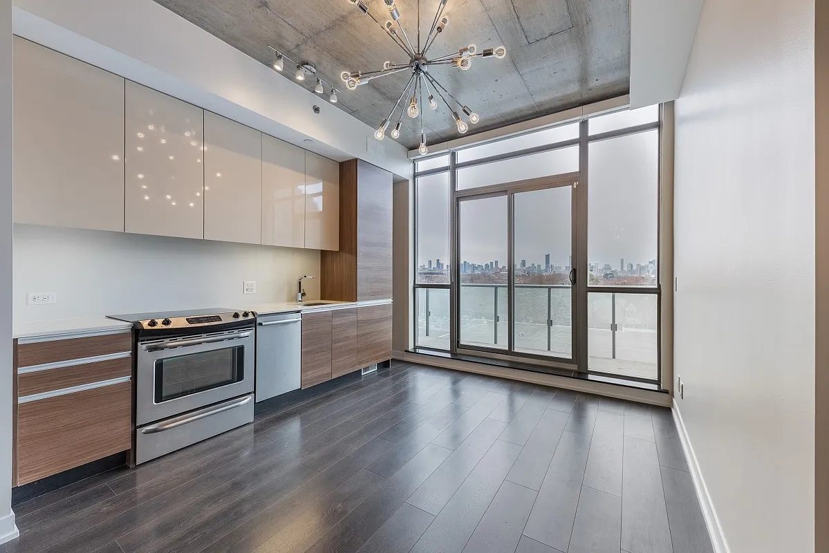 8 Gladstone Ave -607 — Photo 1