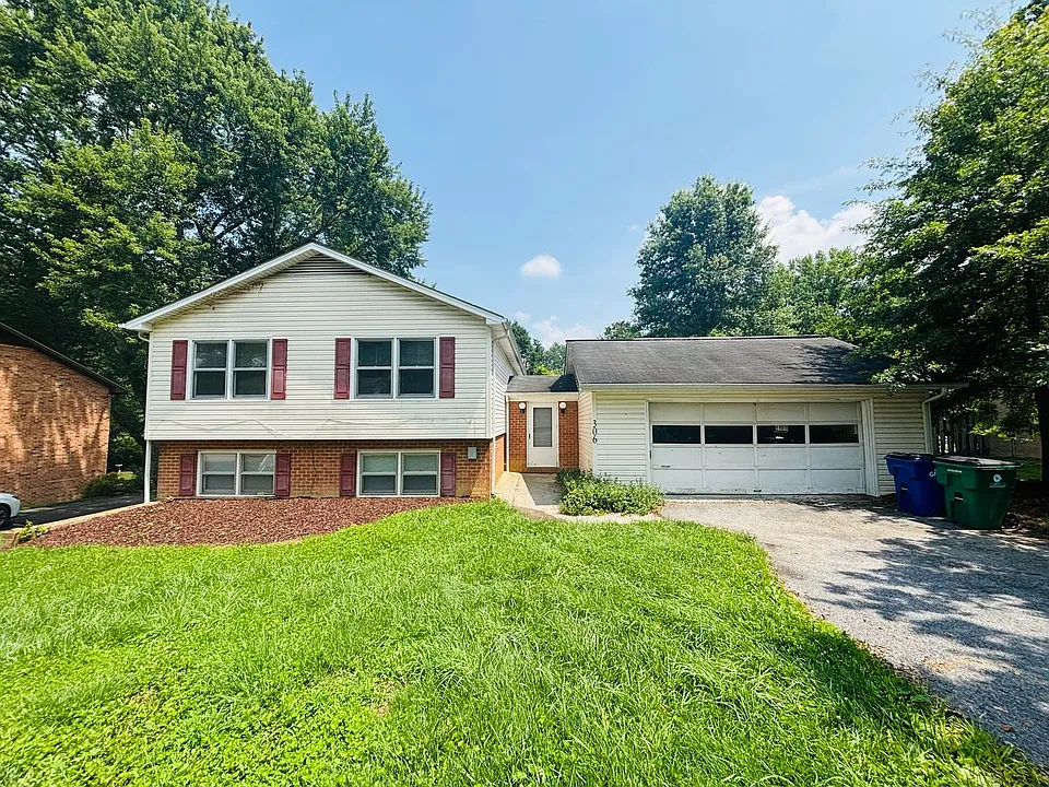306 Woodbine Dr