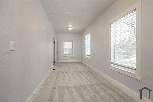 10011 Elizabeth Ave — Photo 7