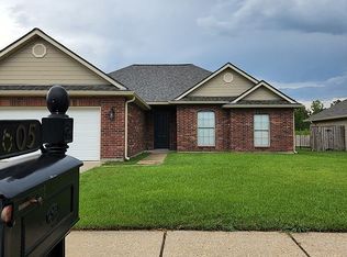 605 Country Cottage Blvd, Montz, LA 70068