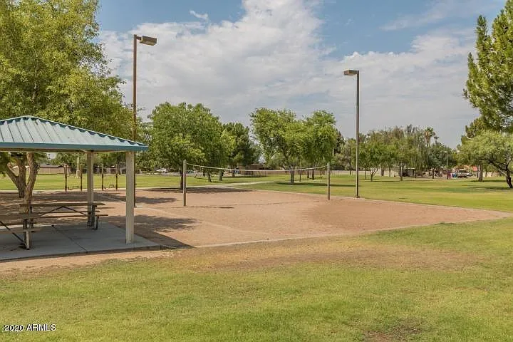Volleyball, basketball, children's playground, baseball, picnic ramadas!