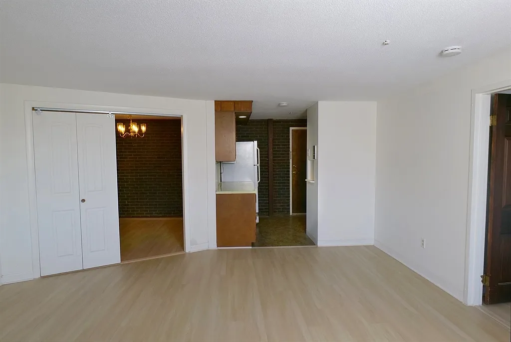 Building Photo - 159 Concord Ave #4B