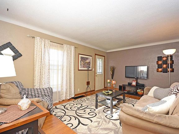 3rd image of 649 7th Ave S