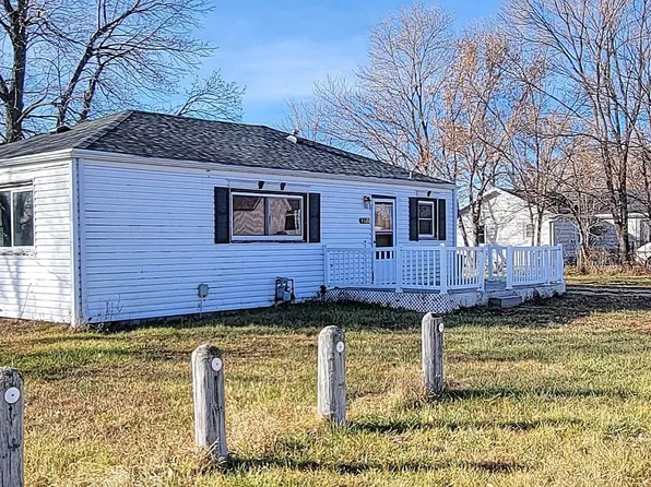 1320 E 14TH, North Platte, NE 69101